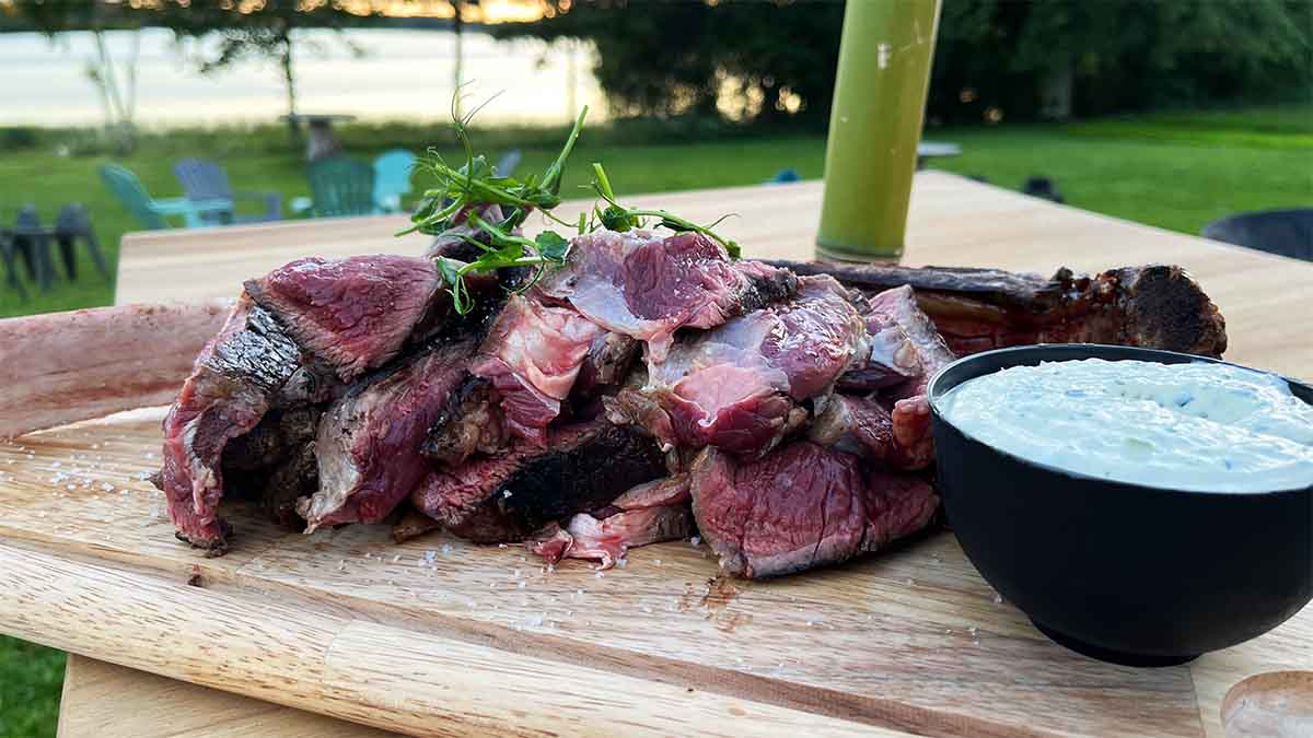 viande-planche-sauce-traiteur